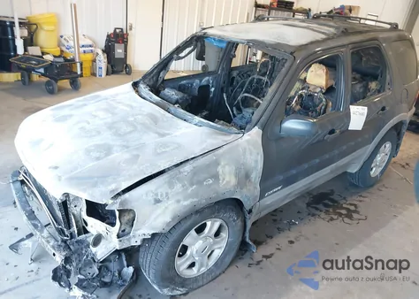 2002 Ford Escape Xlt from USA, damaged, VIN 1FMYU041X2KB12754